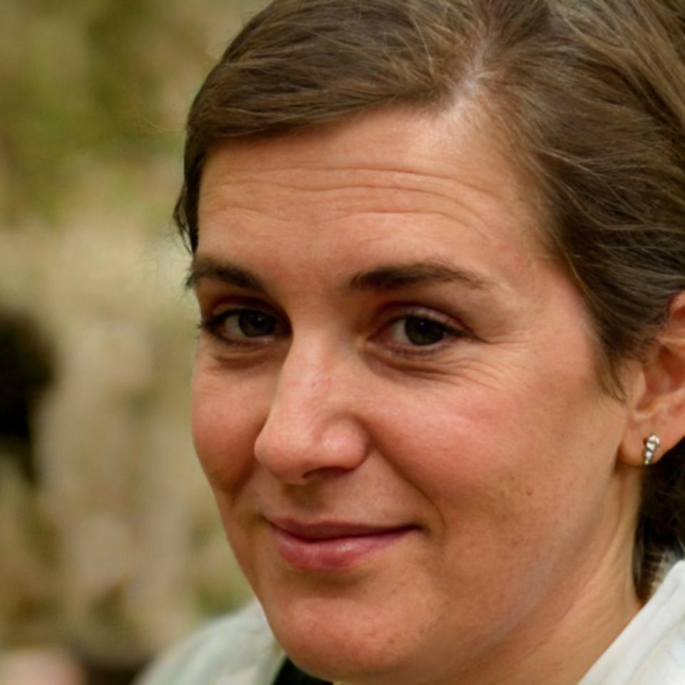 Dr. Sarah Klein, Finanzexpertin
